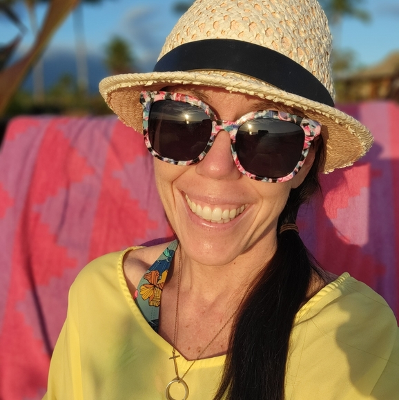 Meet your Posher, Lindsay - Picture 2 of 4